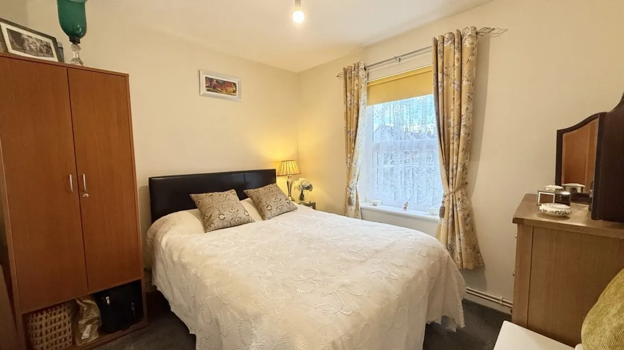 Merlin Court, Oldfield Road, photo 7