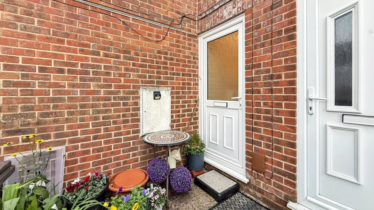 Merlin Court, Oldfield Road, photo 2