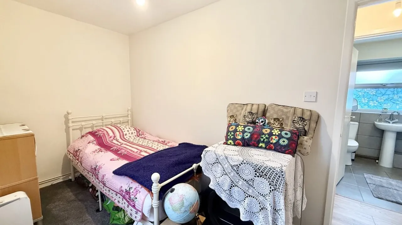 Merlin Court, Oldfield Road, photo 9