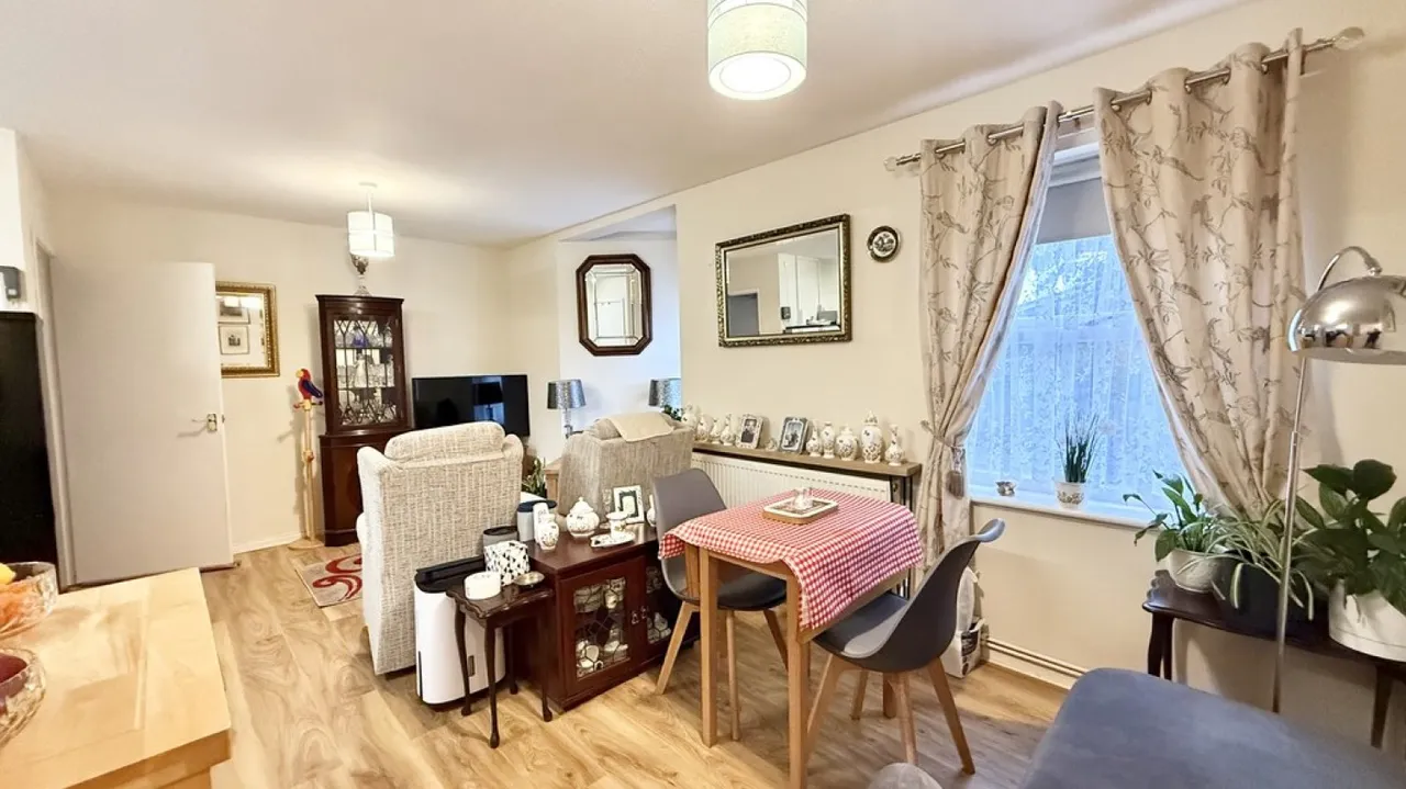 Merlin Court, Oldfield Road, photo 6