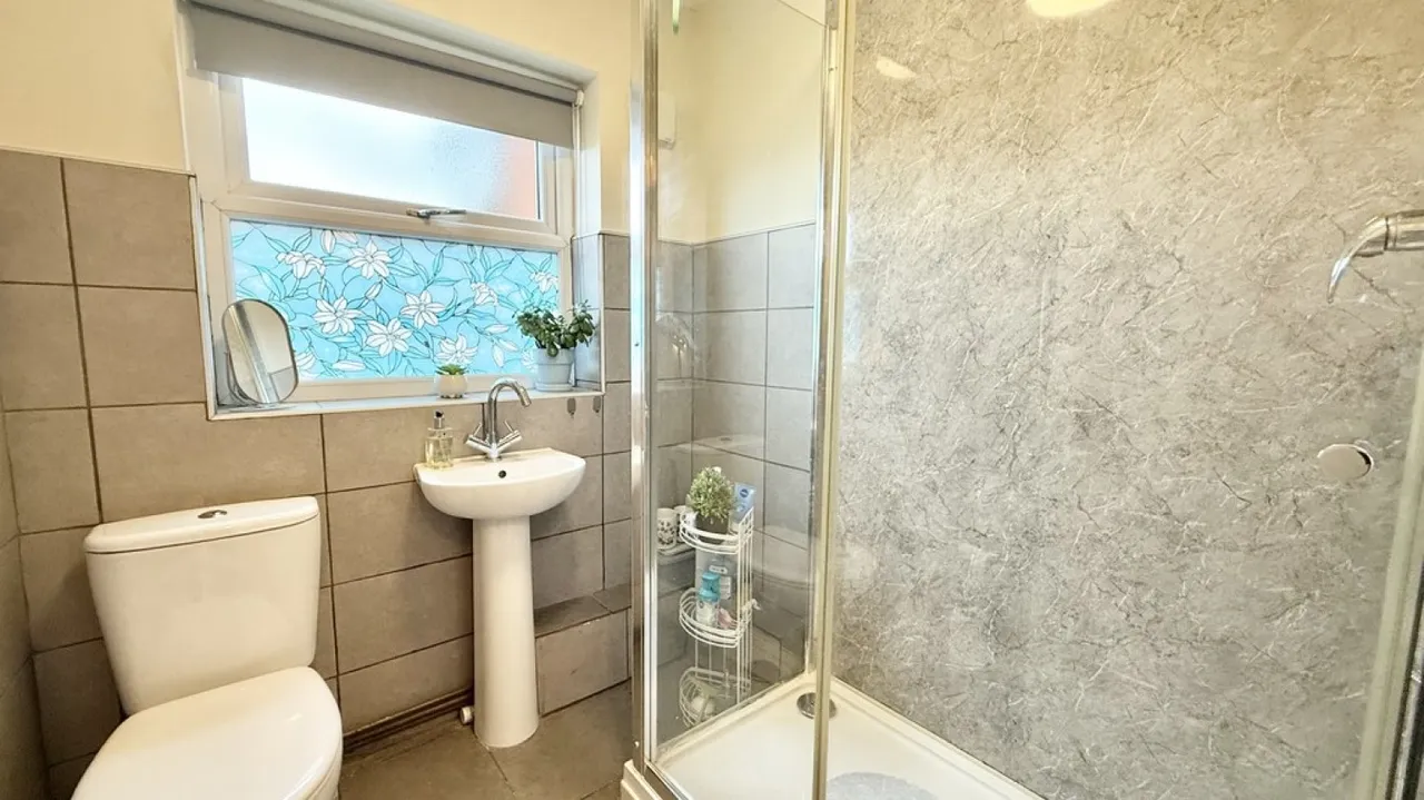 Merlin Court, Oldfield Road, photo 10