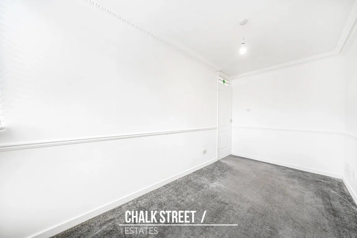 Menthone Place, Hornchurch, RM11 1BA, photo 12