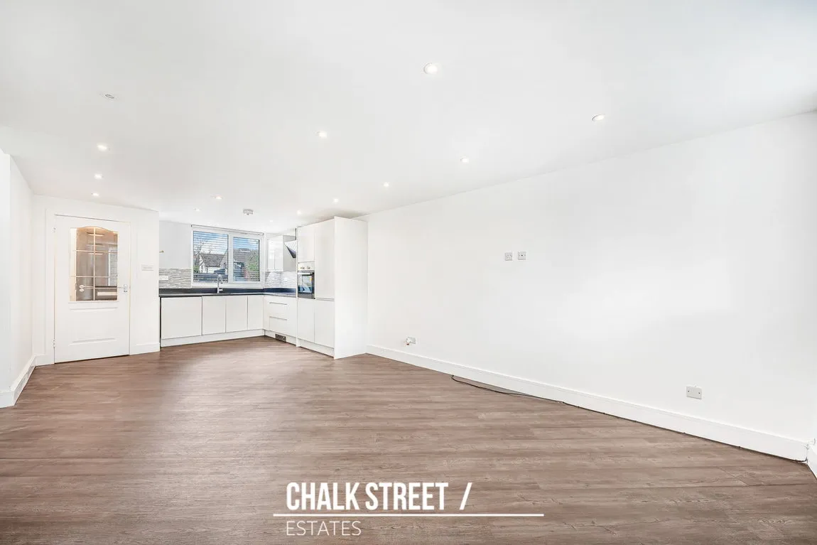 Menthone Place, Hornchurch, RM11 1BA, photo 5