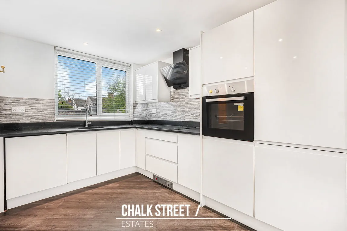 Menthone Place, Hornchurch, RM11 1BA, photo 4