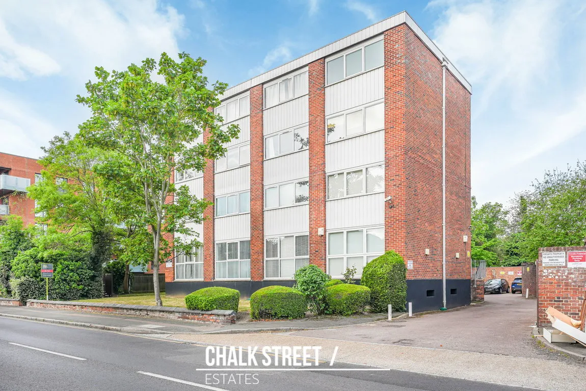 2 bed flat for sale — Menthone Place, Hornchurch, RM11 1BA