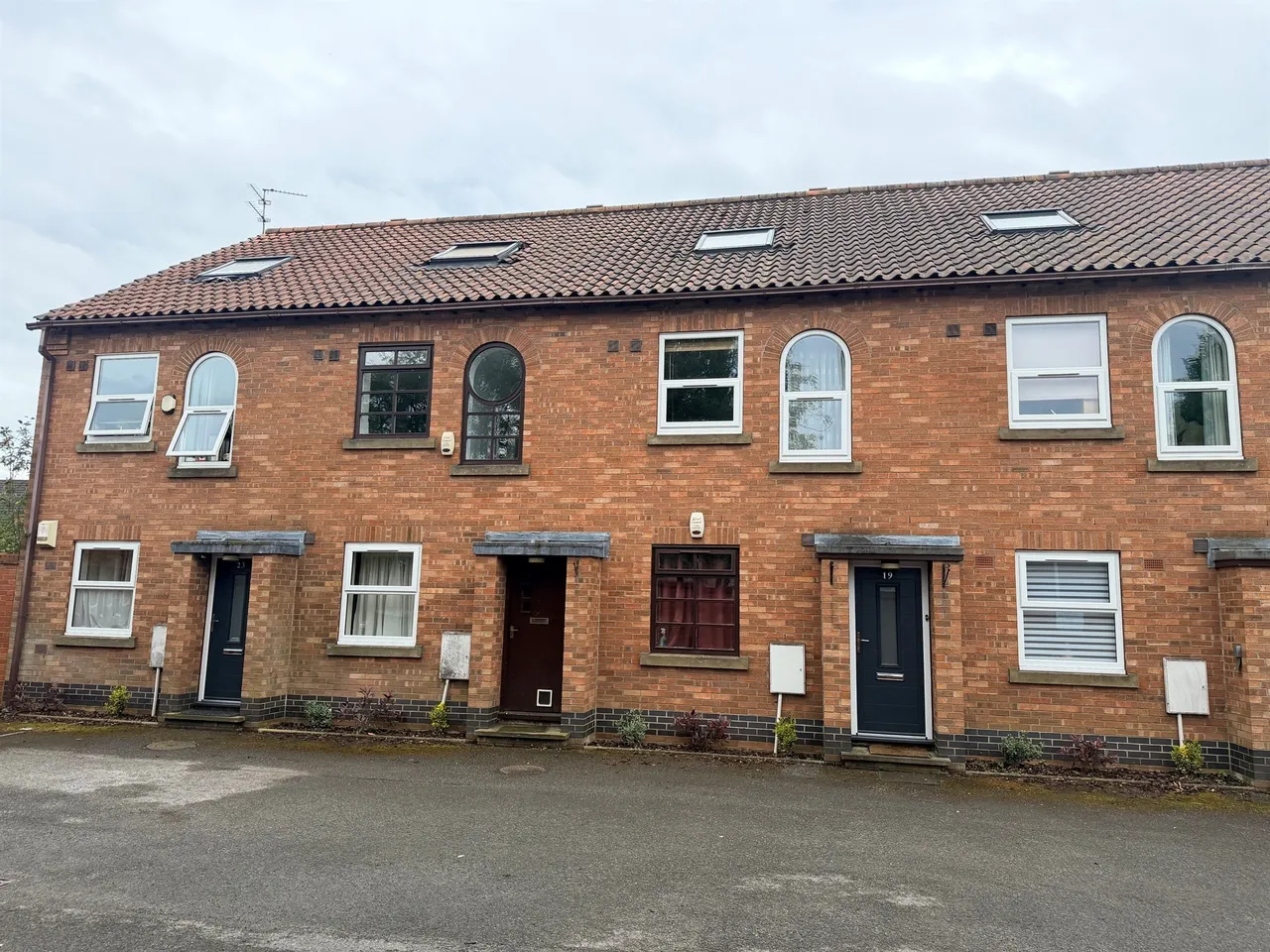 2 bed flat for sale — Escrick Street, York