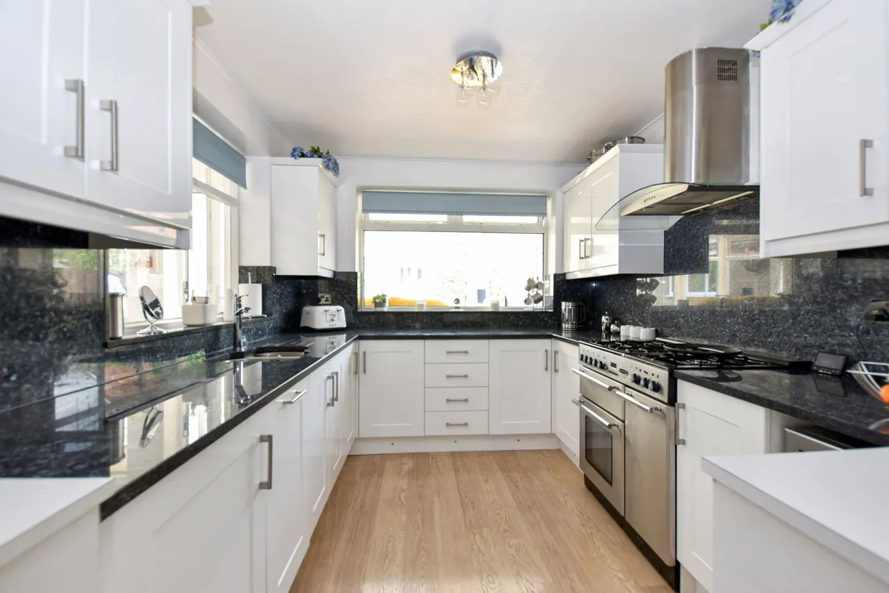 Johns Avenue, LOFTHOUSE, Wakefield WF3 3LU, photo 5