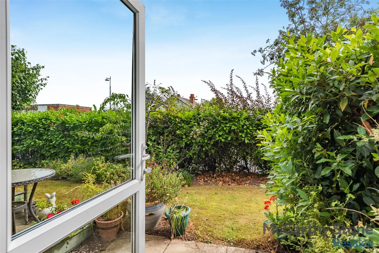 Chester Road, Little Sutton, CH66, photo 9