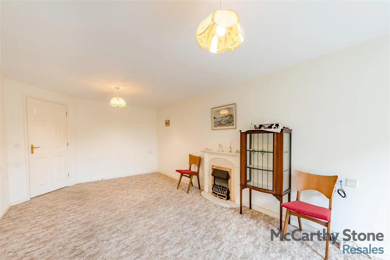Chester Road, Little Sutton, CH66, photo 14