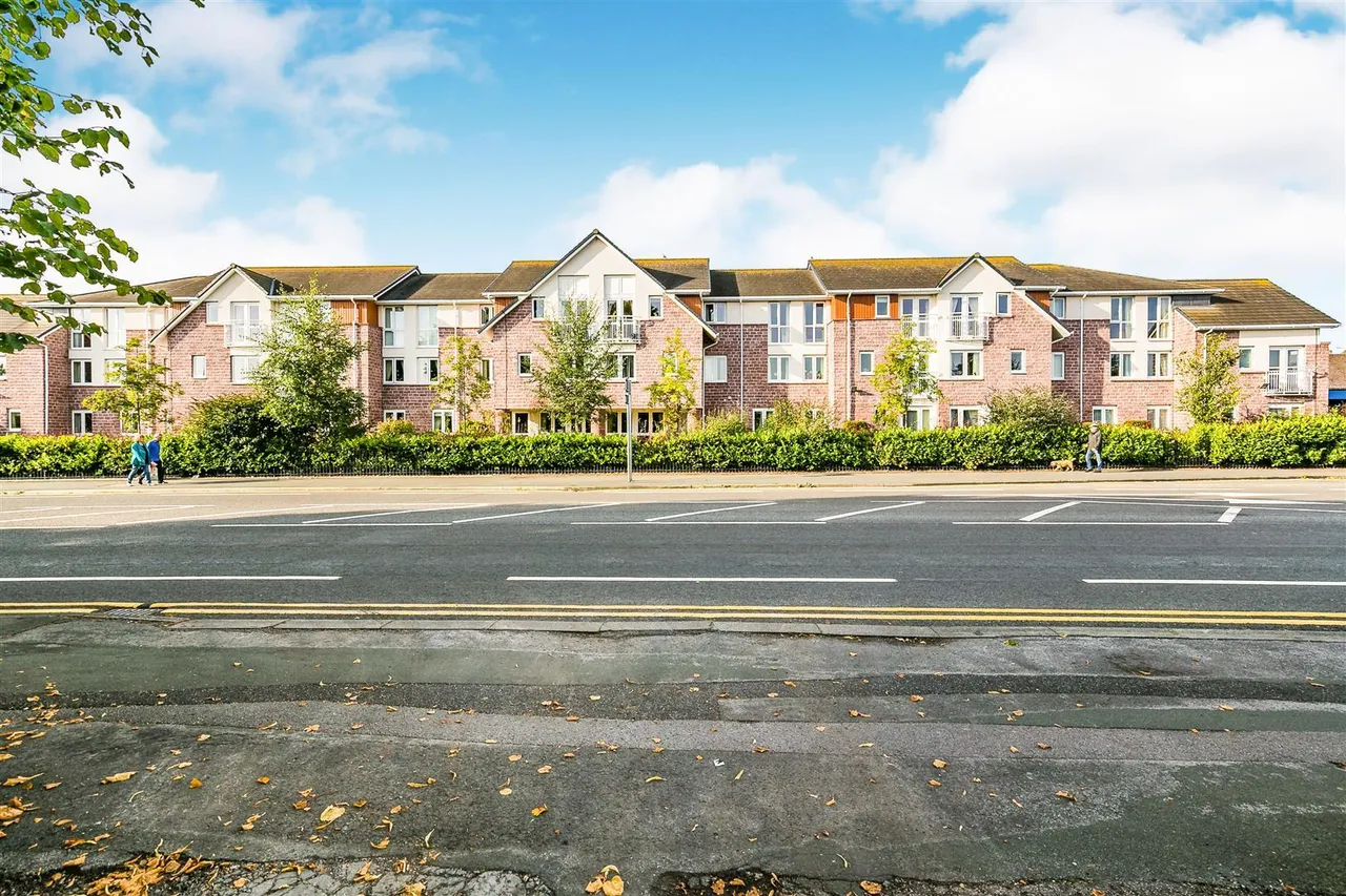 Chester Road, Little Sutton, CH66, photo 25