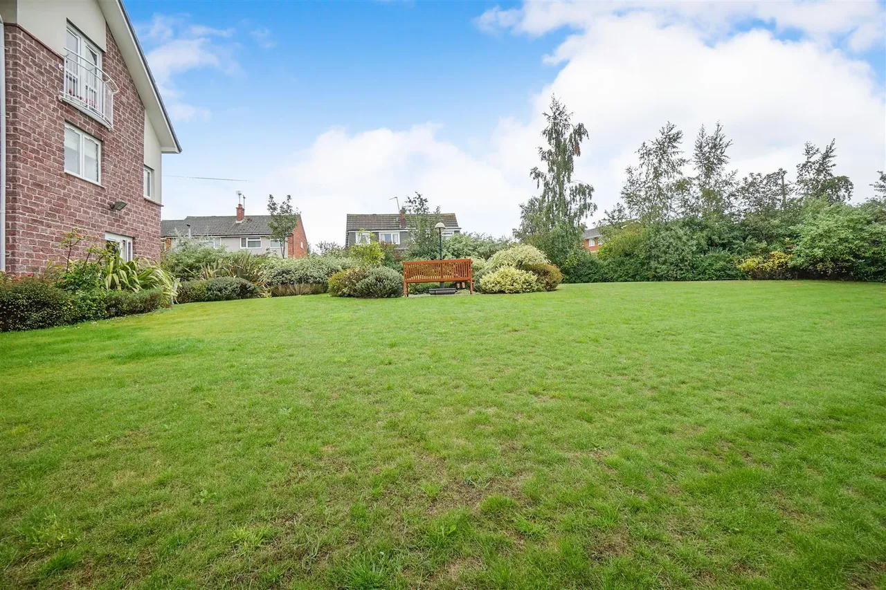 Chester Road, Little Sutton, CH66, photo 26