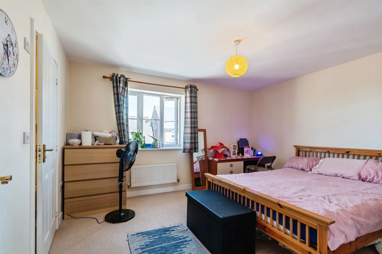 Lapwing Road, MELKSHAM, photo 9