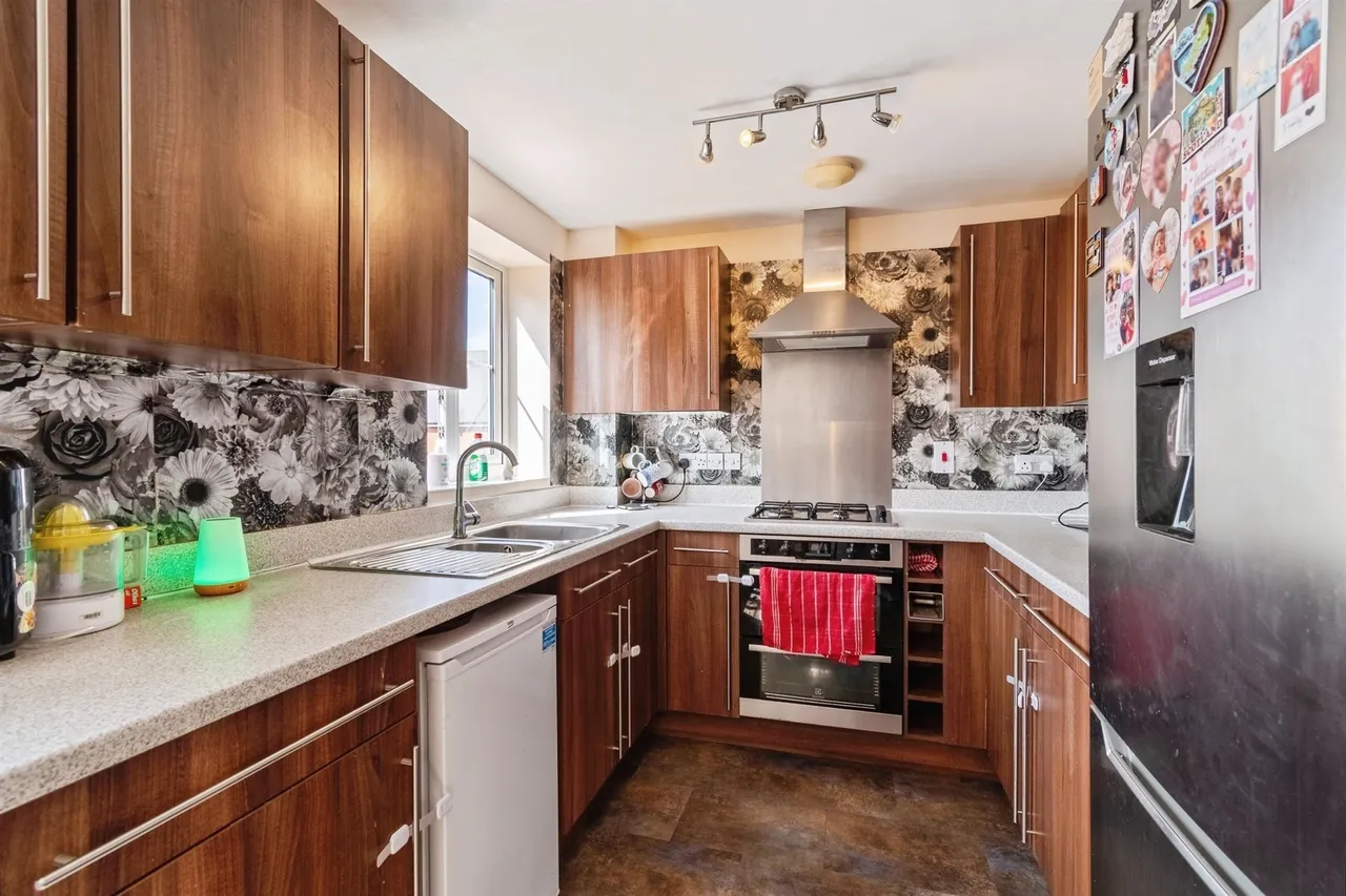 Lapwing Road, MELKSHAM, photo 5