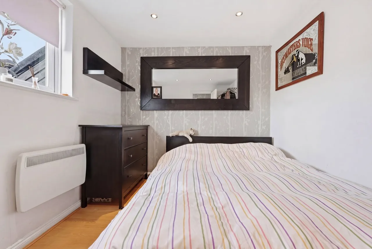 Charleston Avenue, Basildon, SS13 1JH, photo 9