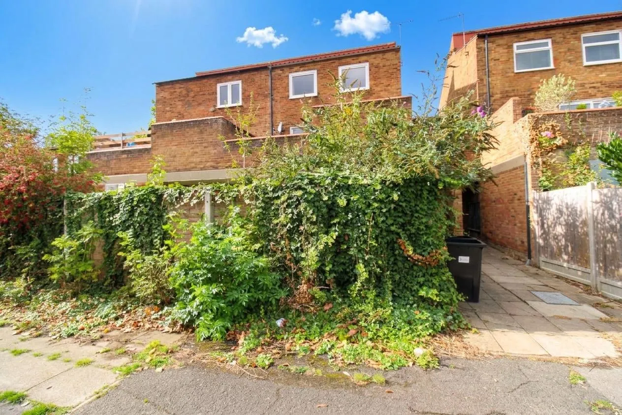 2 bed flat for sale, Little Garth, Basildon, SS13