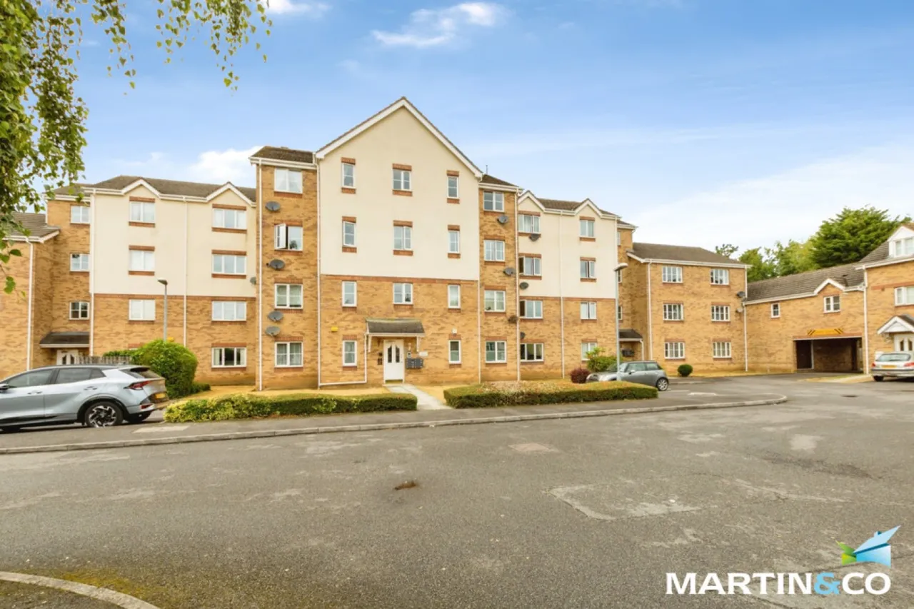 2 bed flat for sale — Waterside Court, Titford Road, Oldbury, B69