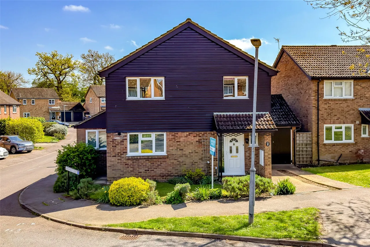 4 bed house for sale — Welbeck Rise, Harpenden, Hertfordshire, AL5 1RT