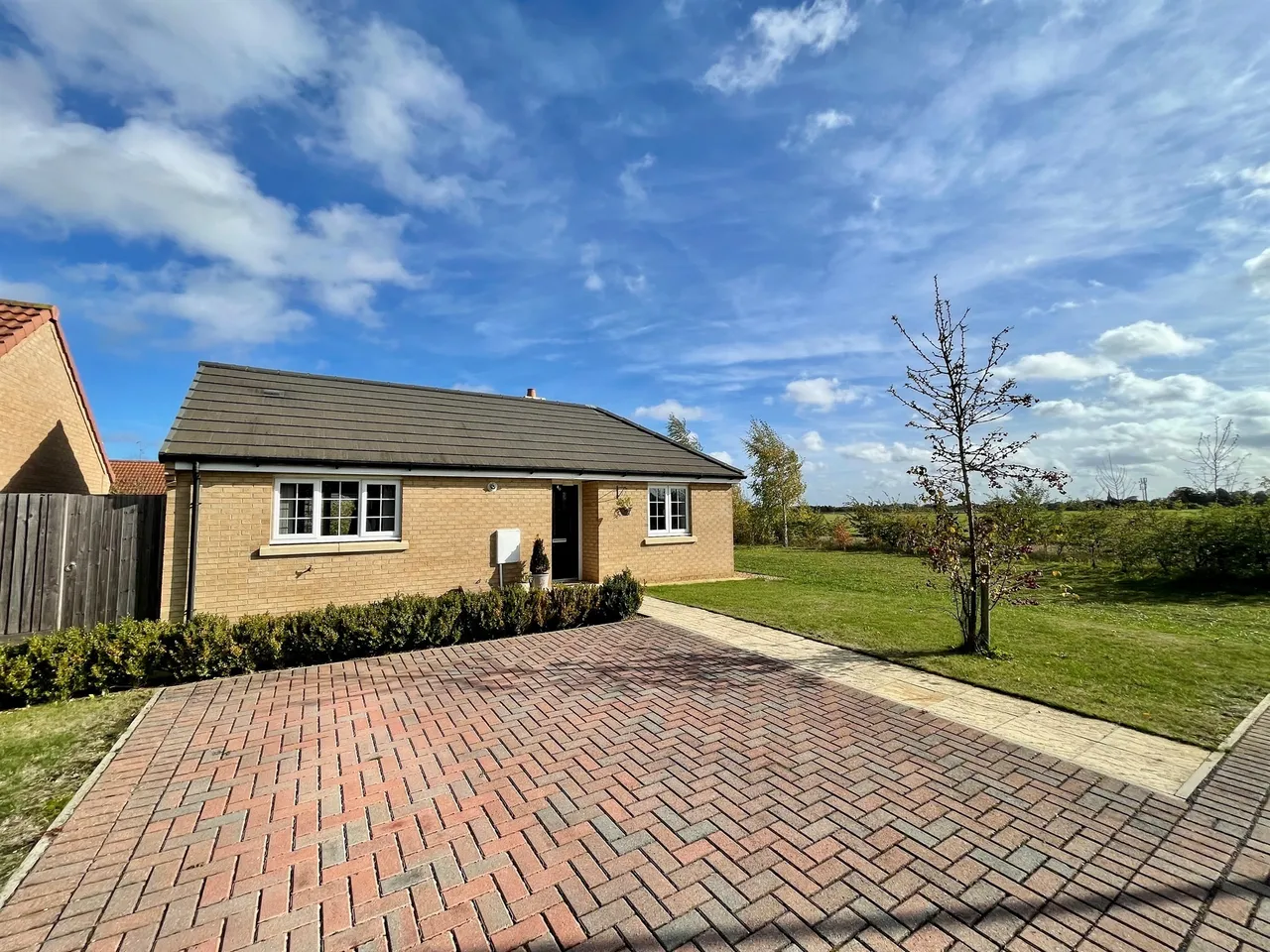2 bed house for sale, Mayfield Gardens, Peterborough, PE6