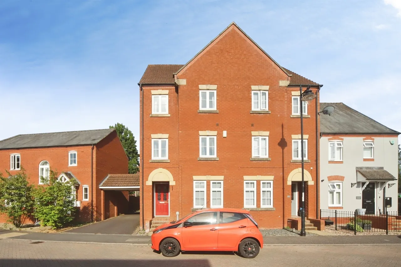 4 bed house for sale — Burge Crescent, Cotford St. Luke, Taunton
