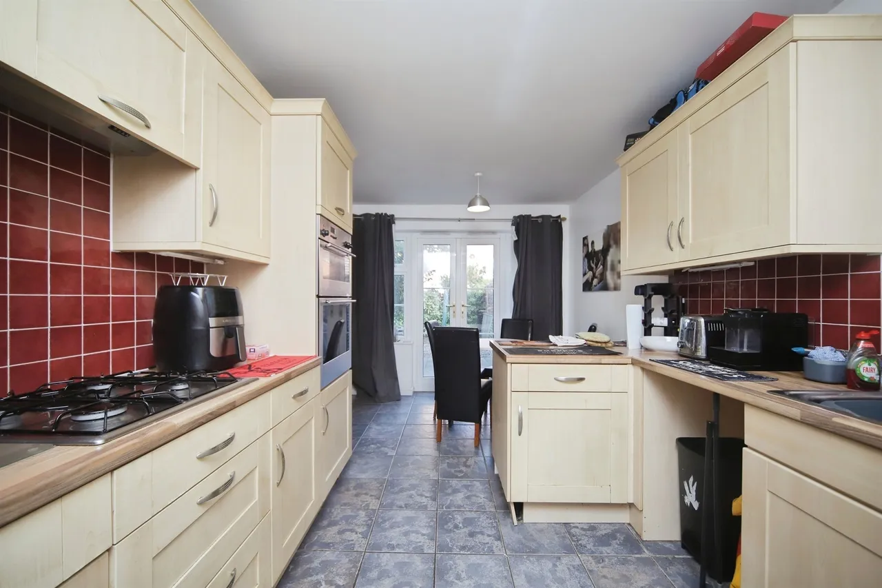 Burge Crescent, Cotford St. Luke, Taunton, photo 5
