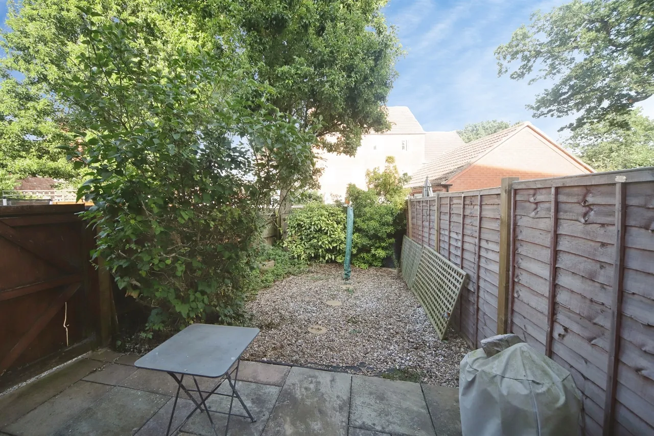 Burge Crescent, Cotford St. Luke, Taunton, photo 2