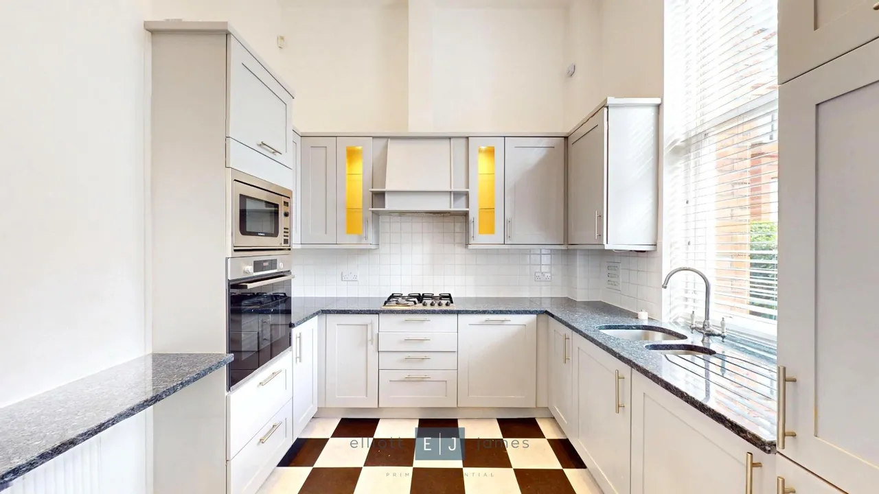 Brandesbury Square, Woodford Green, IG8, photo 6
