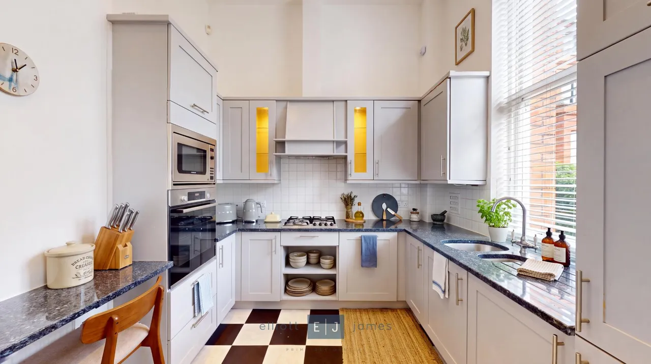 Brandesbury Square, Woodford Green, IG8, photo 5