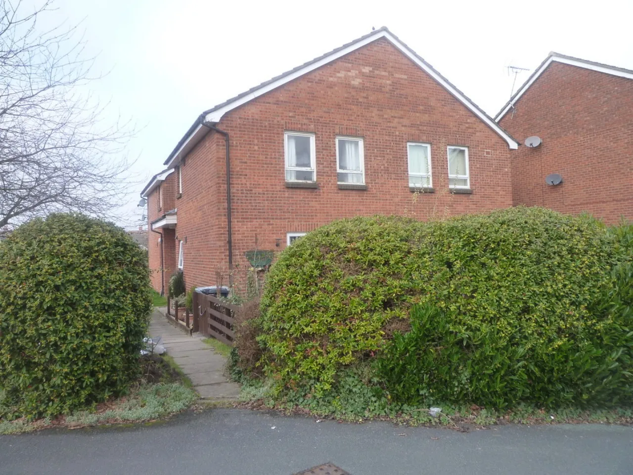 Cromer Drive, Crewe, Cheshire, photo 2