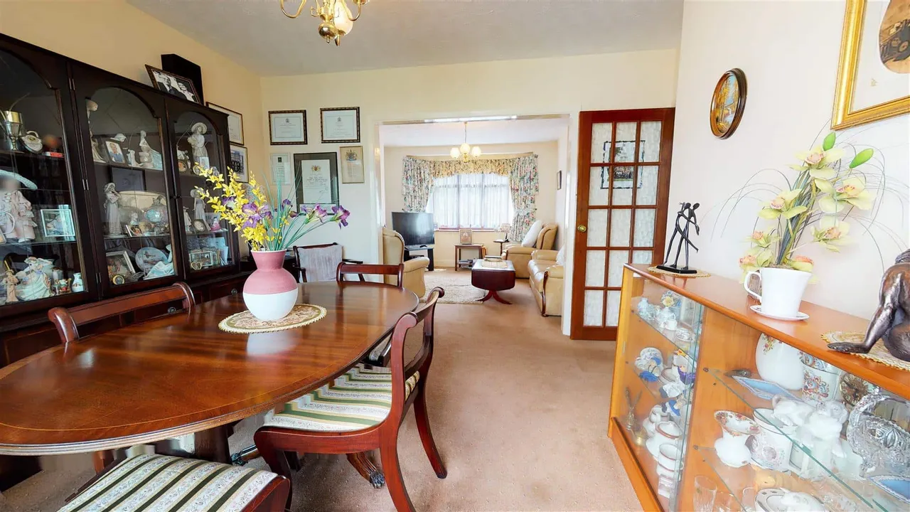 Oakwood Hill, Loughton, photo 8