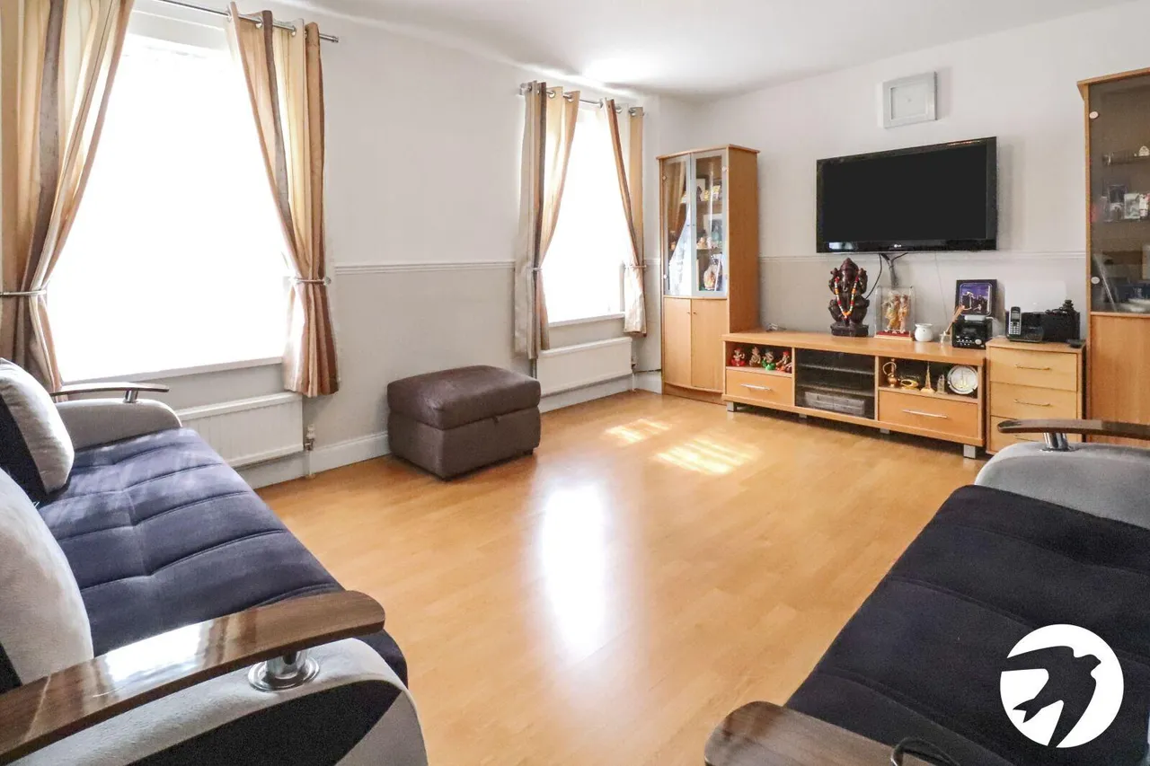Parkway, Erith, DA18, photo 2