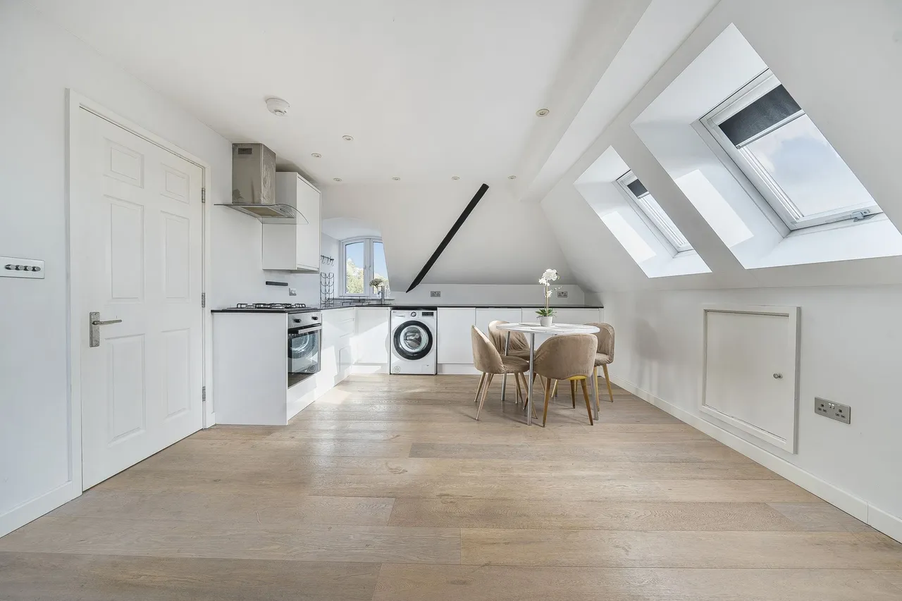 Station Road, RH20, photo 9