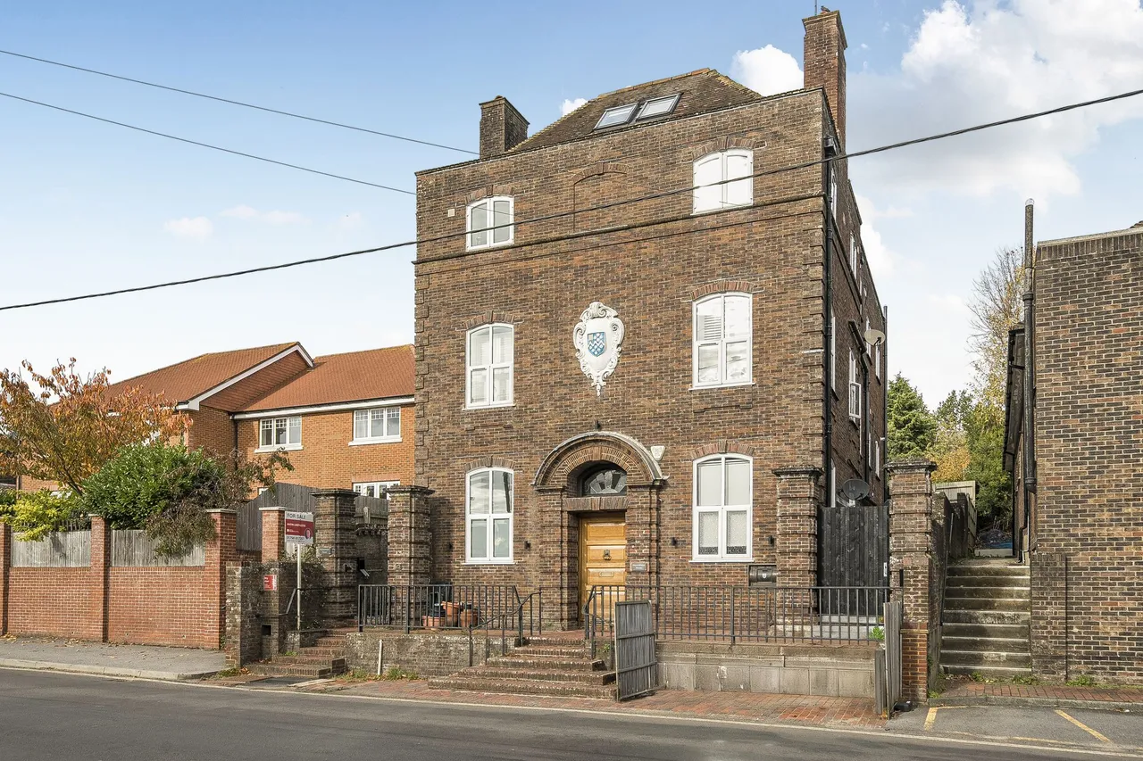 2 bed property for sale, Station Road, RH20