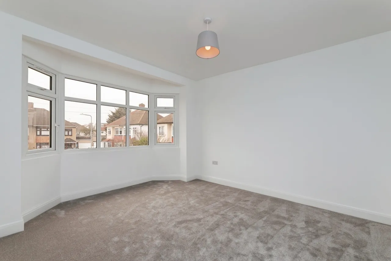 Longport Close, ILFORD, Essex, IG6, photo 11