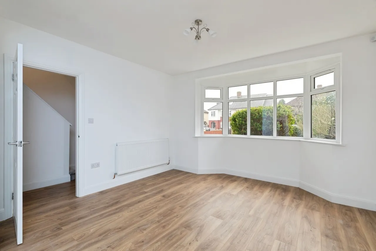 Longport Close, ILFORD, Essex, IG6, photo 5