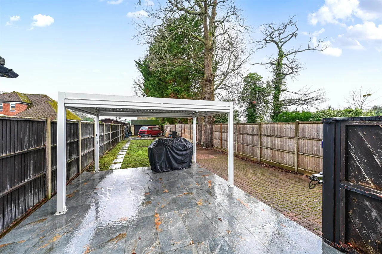 Mytchett Road, Mytchett, Camberley, GU16 6AH, photo 6