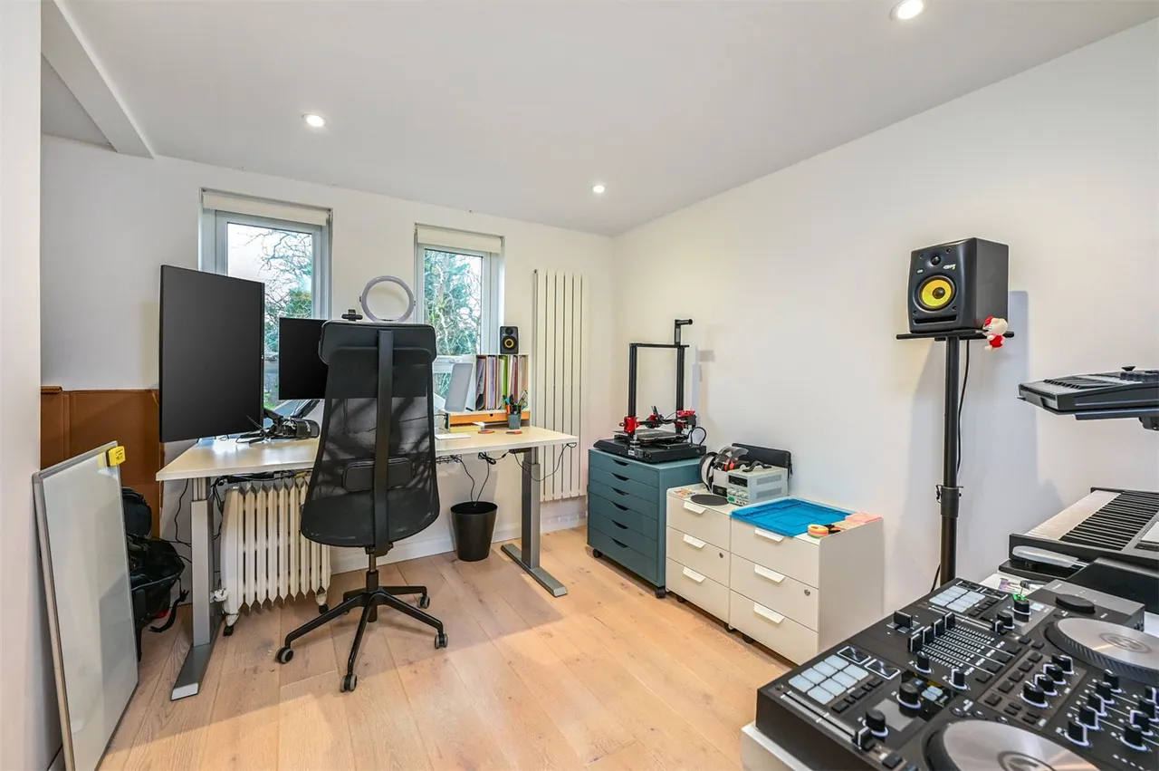 Mytchett Road, Mytchett, Camberley, GU16 6AH, photo 11