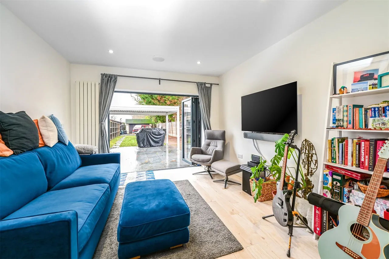 Mytchett Road, Mytchett, Camberley, GU16 6AH, photo 4