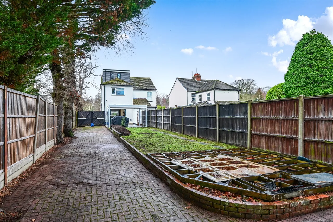 4 bed house for sale — Mytchett Road, Mytchett, Camberley, GU16 6AH