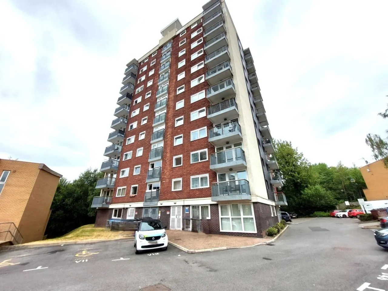 2 bed flat for sale — Lakeside Rise, Blackley, M9