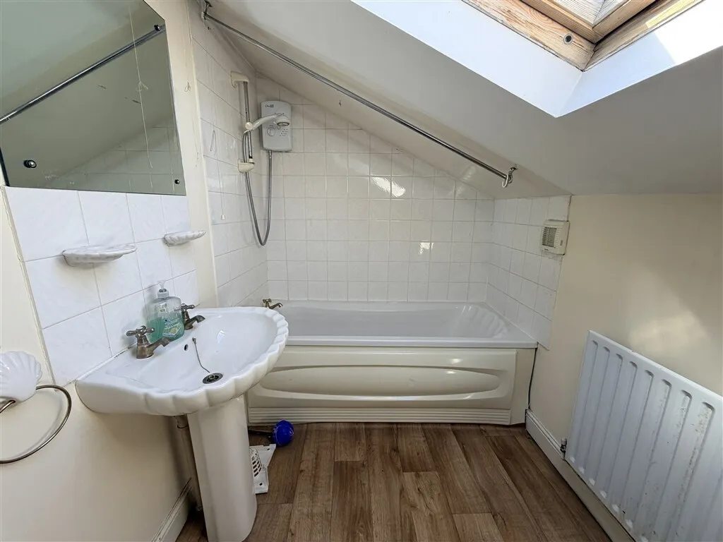 Edmund Street, BRADFORD, photo 9