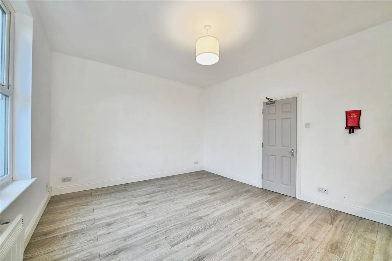 Cedar Road, London, Ch, N17, photo 9