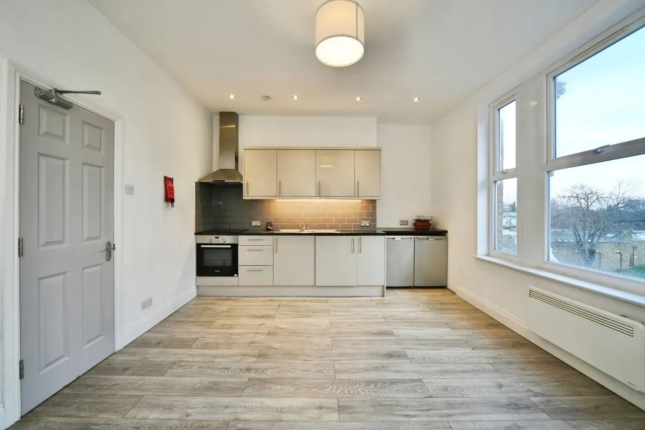 Cedar Road, London, Ch, N17, photo 29