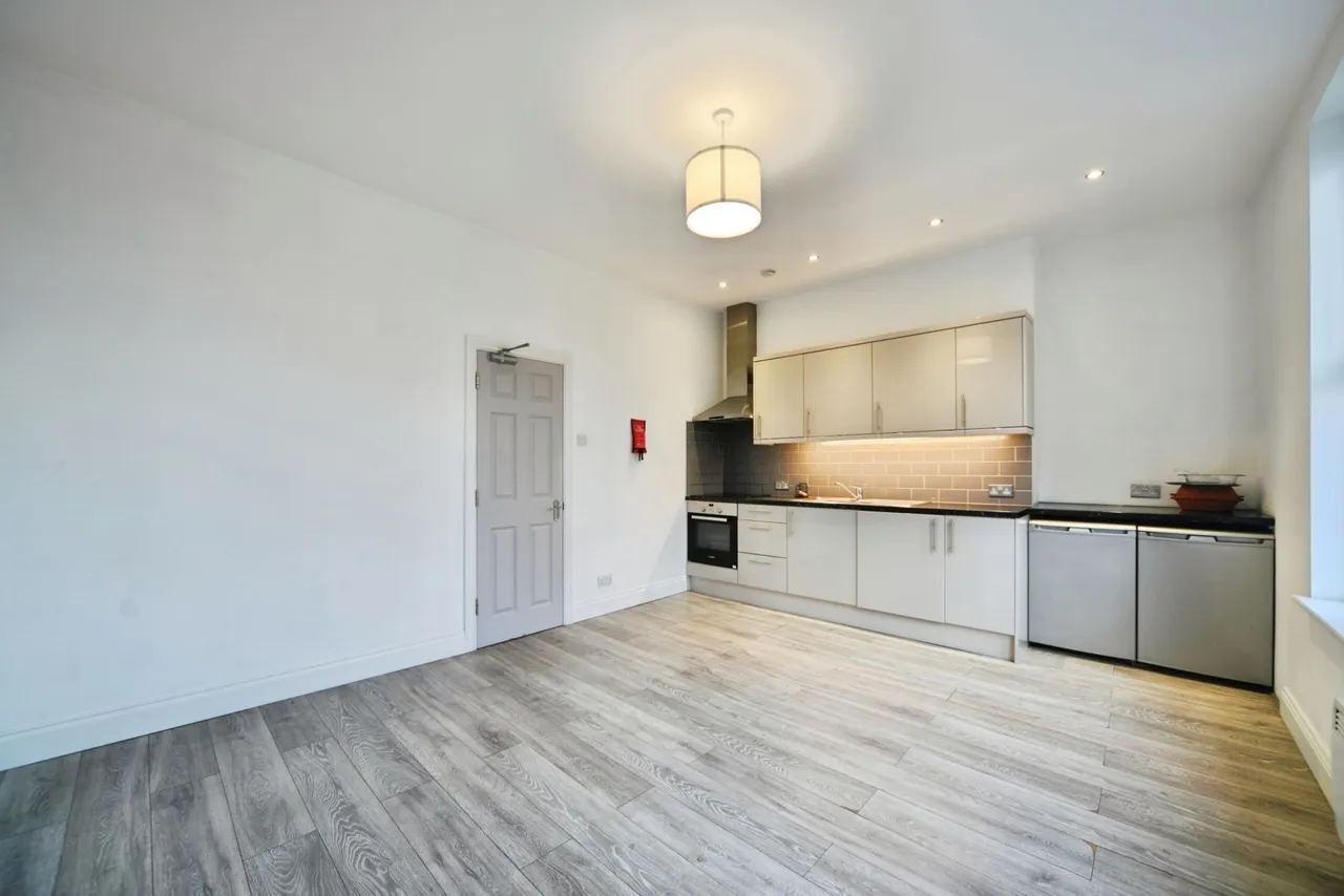 Cedar Road, London, Ch, N17, photo 34