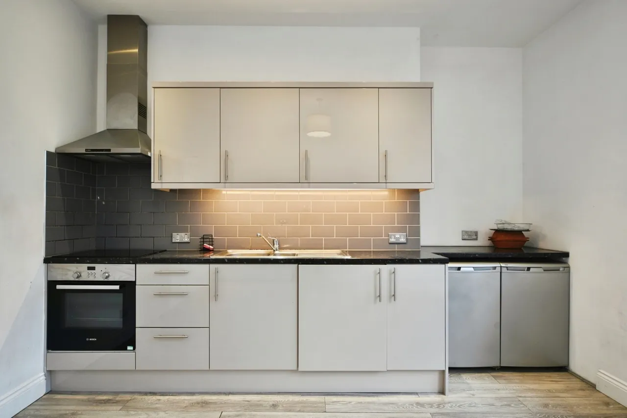 Cedar Road, London, Ch, N17, photo 32