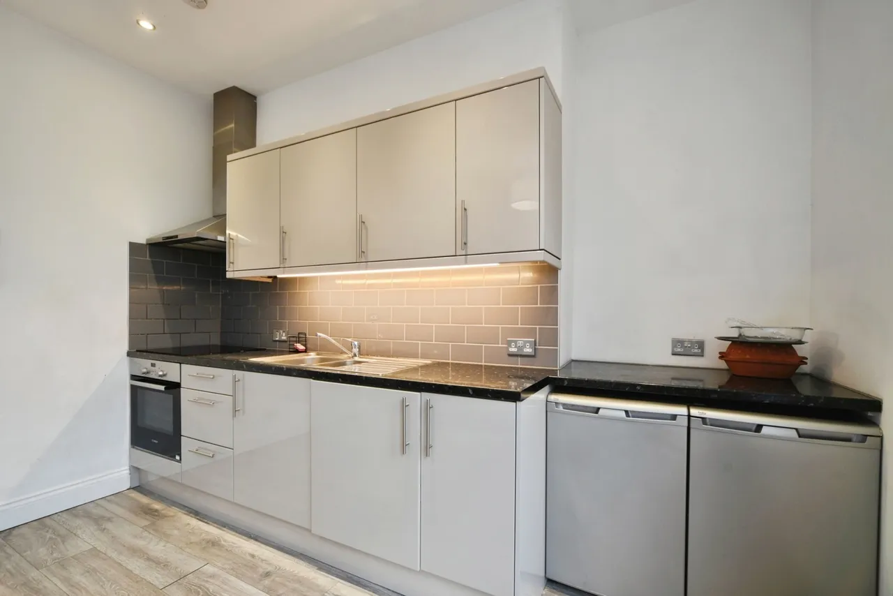 Cedar Road, London, Ch, N17, photo 35