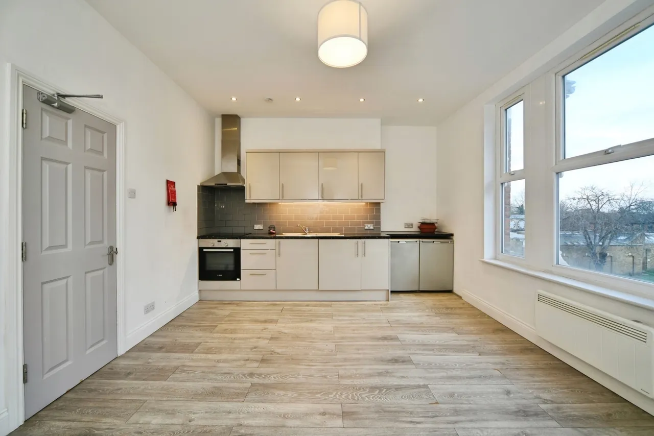 Cedar Road, London, Ch, N17, photo 28