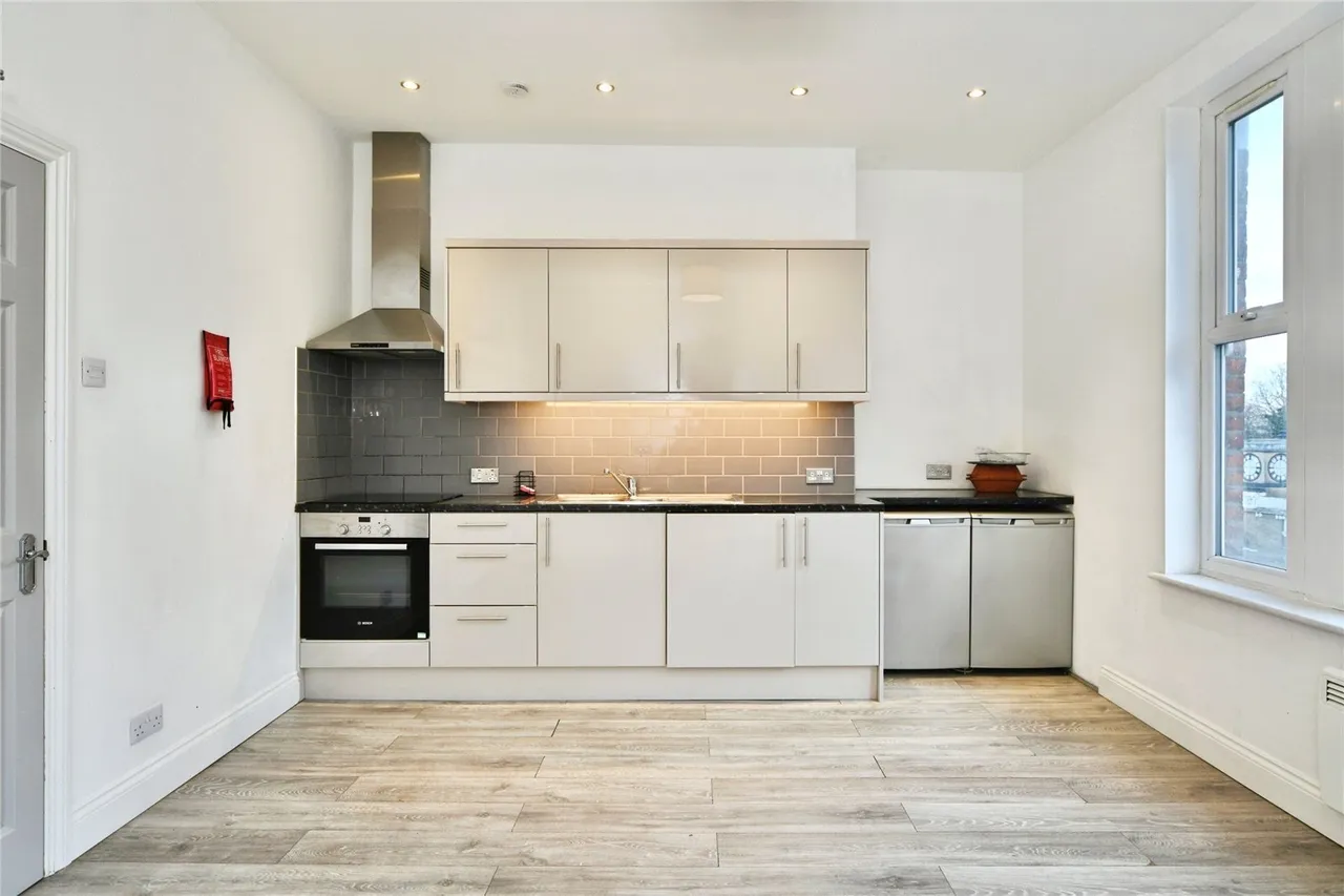 Cedar Road, London, Ch, N17, photo 6