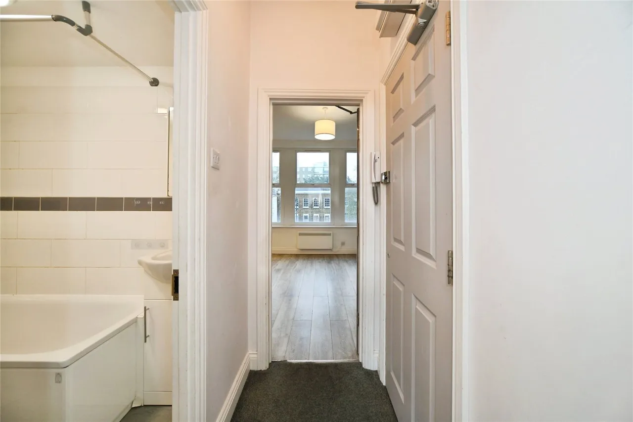 Cedar Road, London, Ch, N17, photo 21