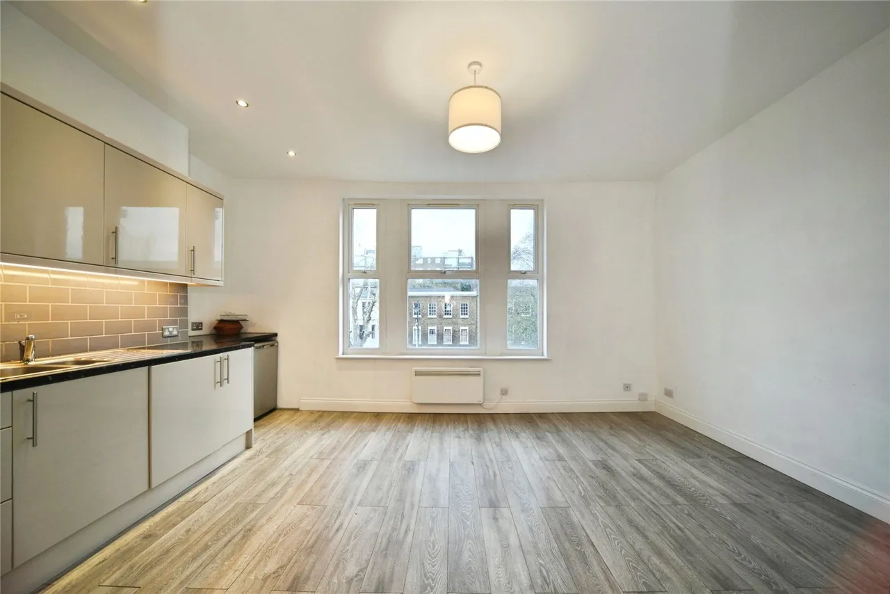 Cedar Road, London, Ch, N17, photo 10