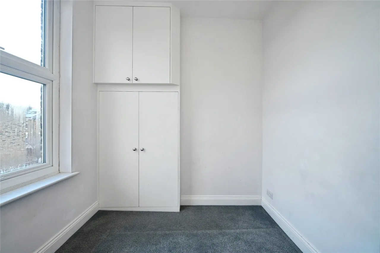 Cedar Road, London, Ch, N17, photo 19
